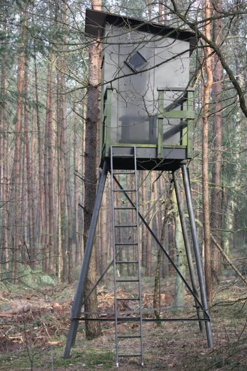 How to insulate a deer hunting stand