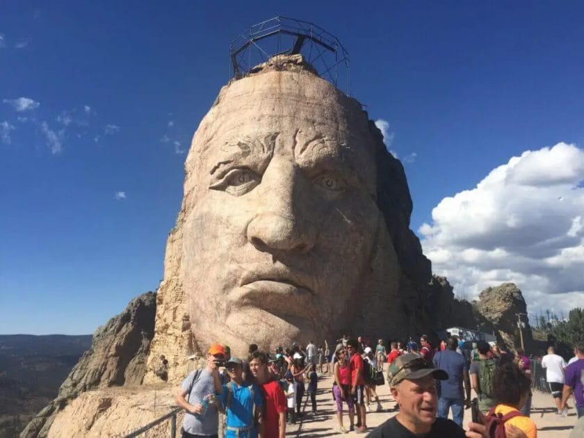 how far is crazy horse from mount rushmore

